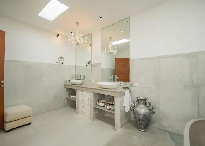 Villa Shanti, Sitara Group